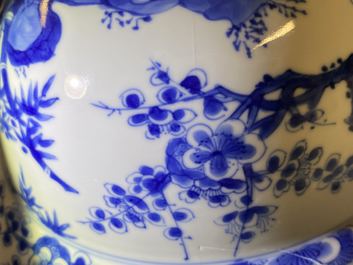 Een Chinese blauw-witte 'Drie vrienden van de winter' kom, Kangxi merk en periode